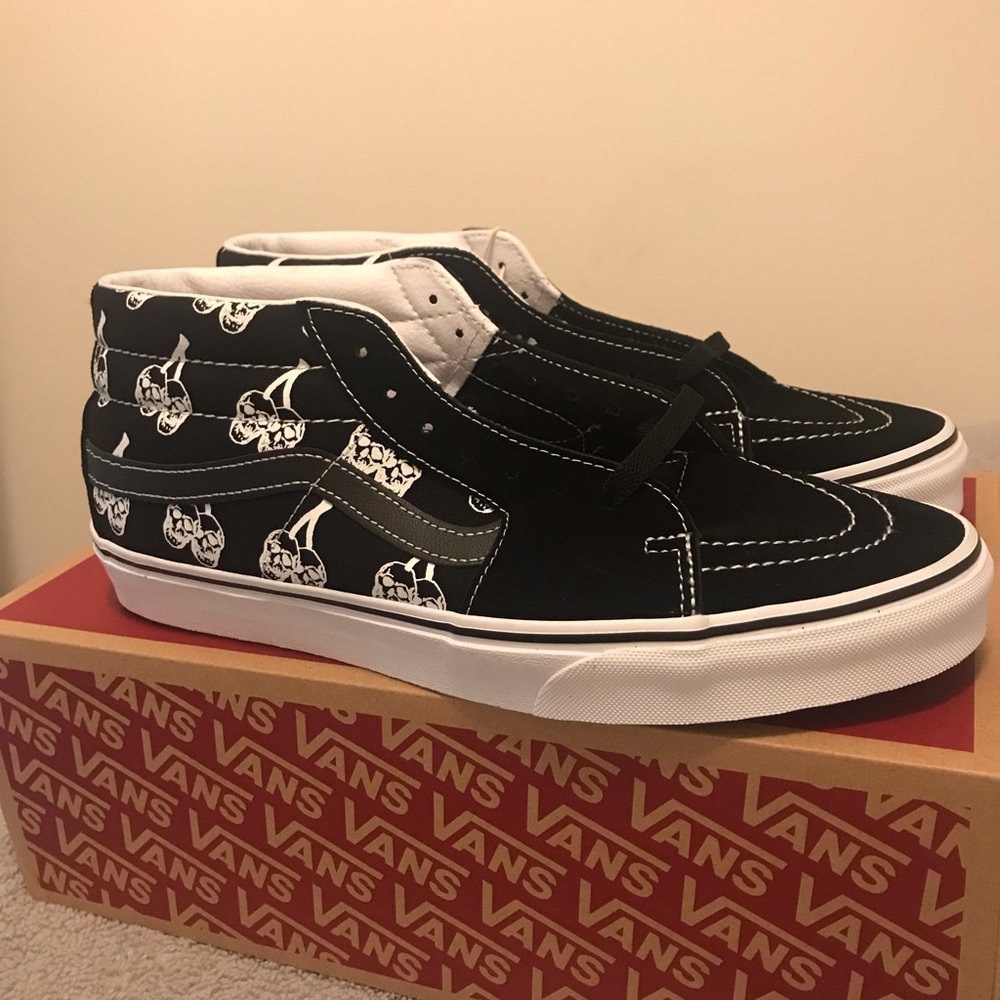 New Varsity cherry skulls vans